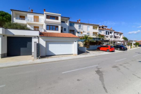 Apartments with a parking space Pula - 20625
